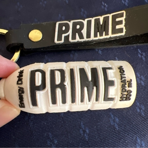 Prime Drink Keychain Black And White Workout Beverage - Picture 4 of 11